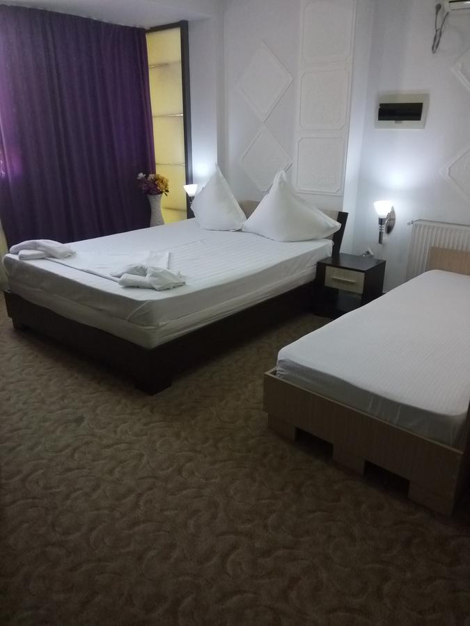 Casa Ghetu Fundeni Hotel Bucureşti Ngoại thất bức ảnh