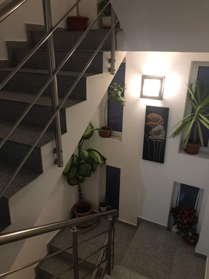 Casa Ghetu Fundeni Hotel Bucureşti Ngoại thất bức ảnh