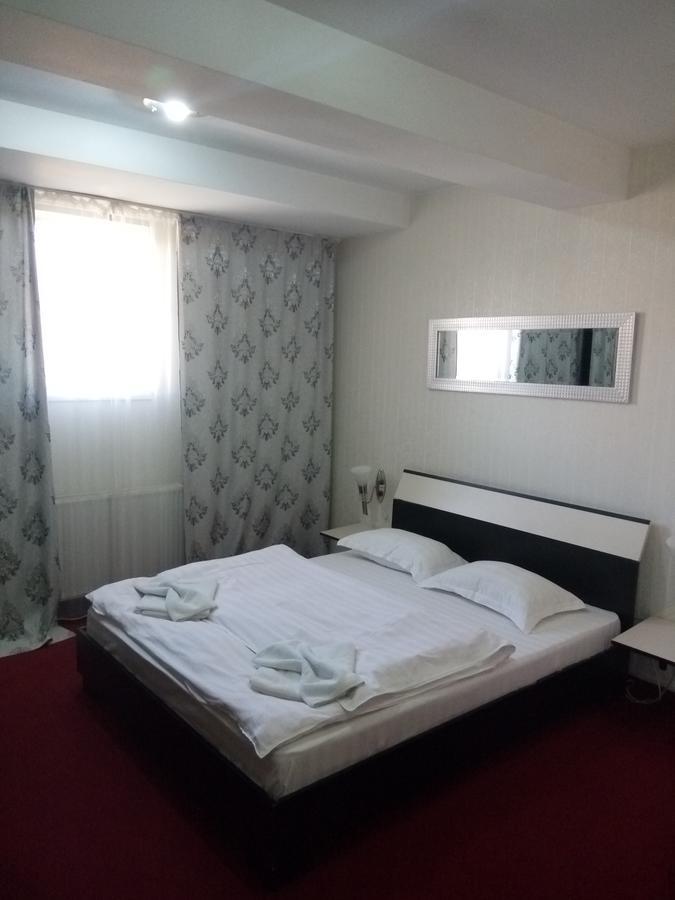 Casa Ghetu Fundeni Hotel Bucureşti Ngoại thất bức ảnh